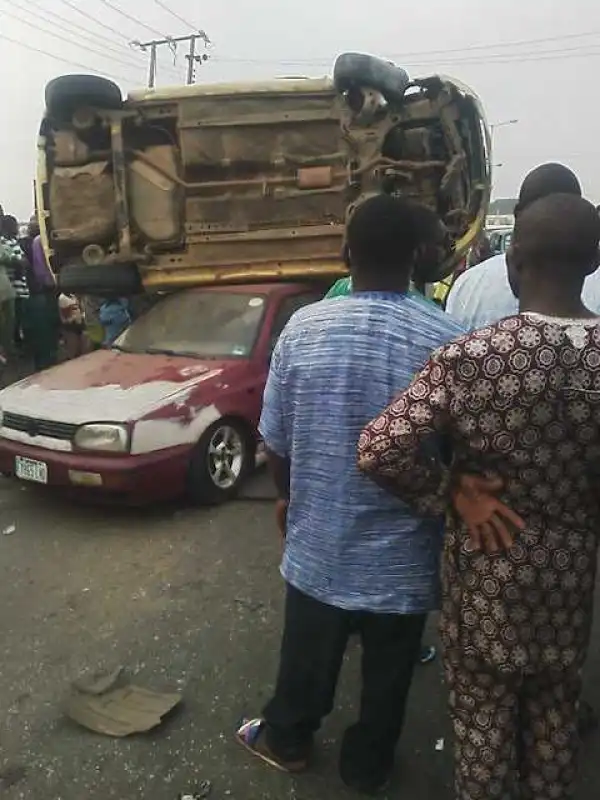 Ghastly Car Accident In Osogbo (Photo)